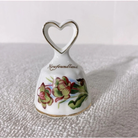 Vintage  Newfoundland Ceramic Souvenir Bell - Picture 1 of 9